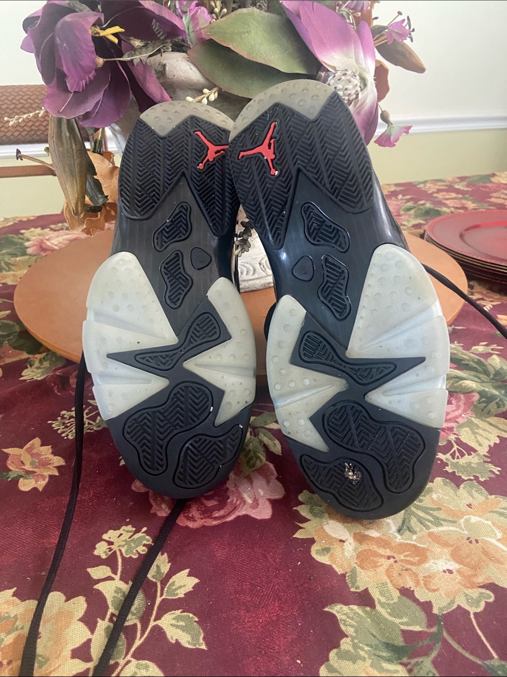 Jordan’s tennis shoes - Picture 3 of 3